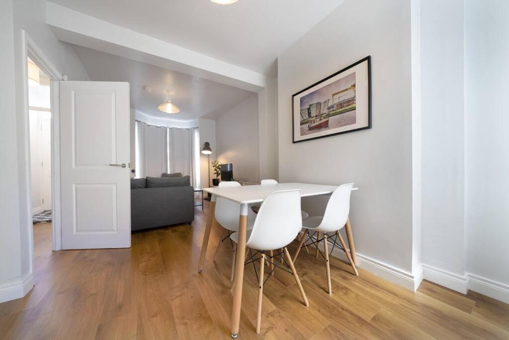 Cosy 2 Bedroom Town House Close To City Centre 贝尔法斯特 外观 照片
