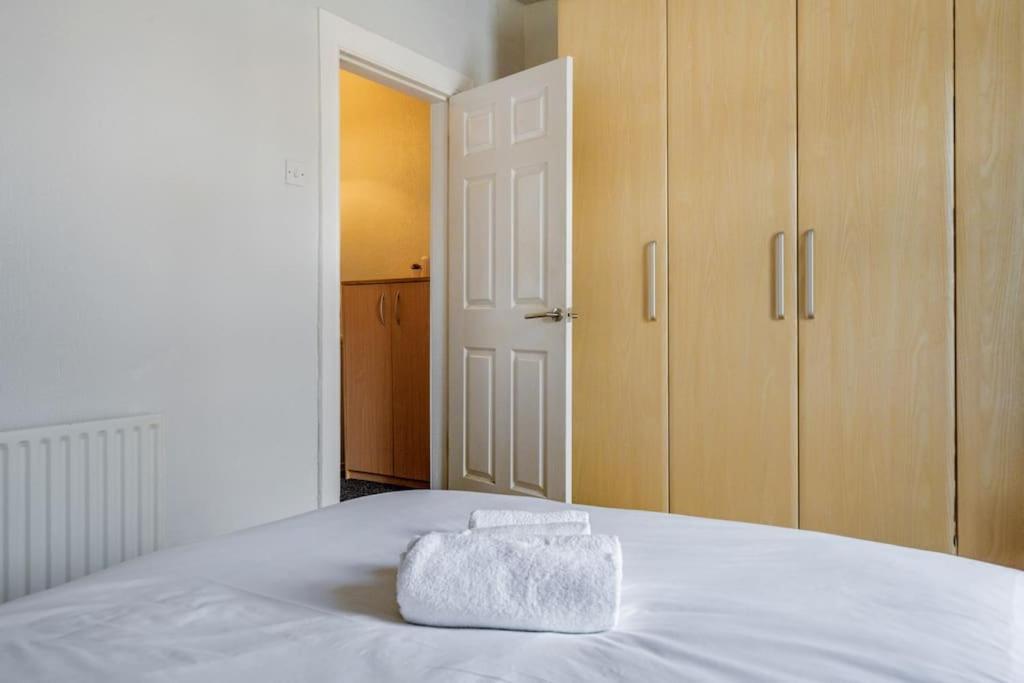 Cosy 2 Bedroom Town House Close To City Centre 贝尔法斯特 外观 照片